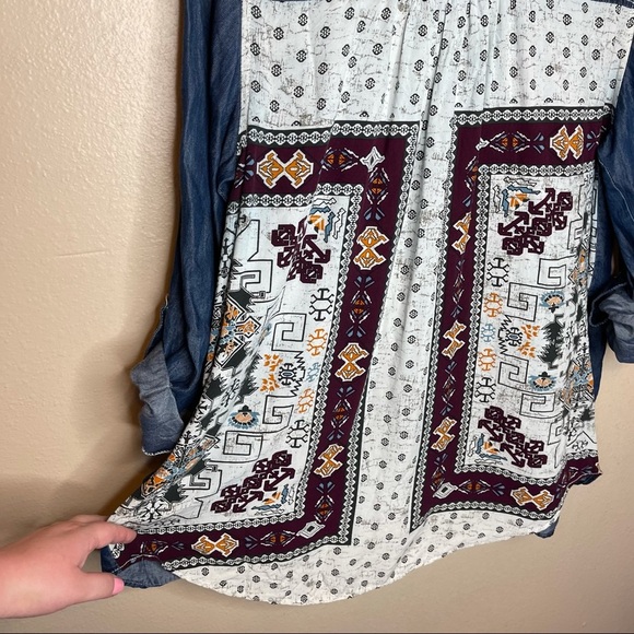 Coco + Jameson Printed Panel Back Chambray Button Up Shirt Size Large - Picture 3 of 7